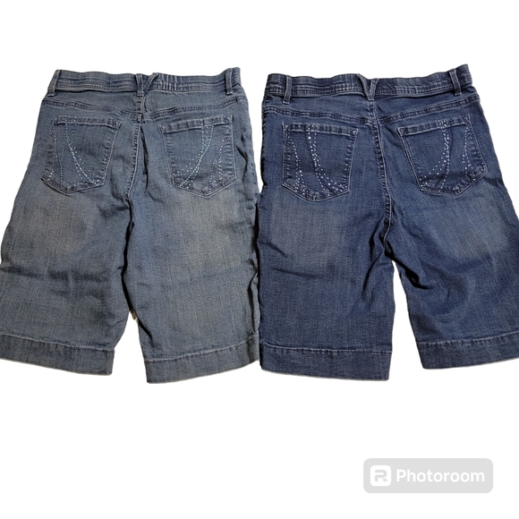 Lot of 2 Gloria Vanderbilt Denim Shorts- Size 6 - Rhinestone on pockets - Picture 2 of 6